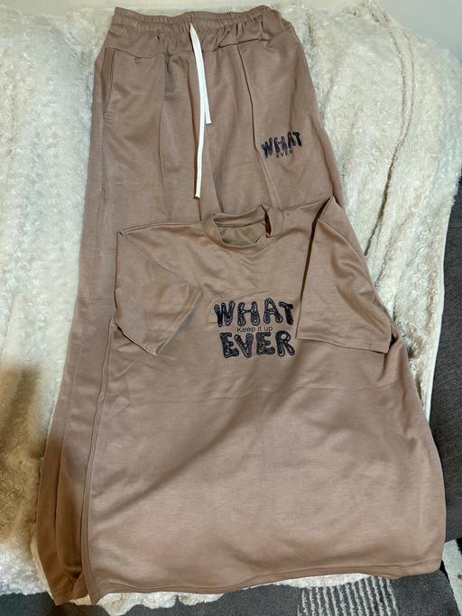 Buy & Sell Tarring Worthing - Photos for Beige “Whatever” Lounge Set