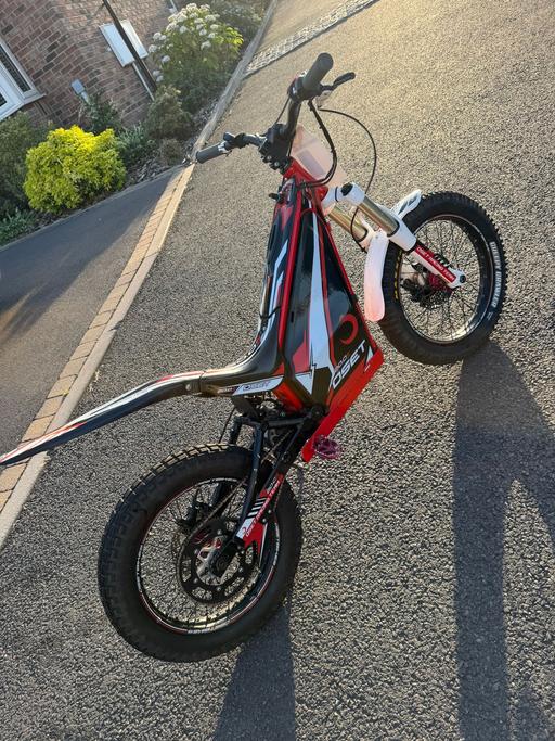 Vehicles Chase Terrace Lichfield - Photos for 20r Oset