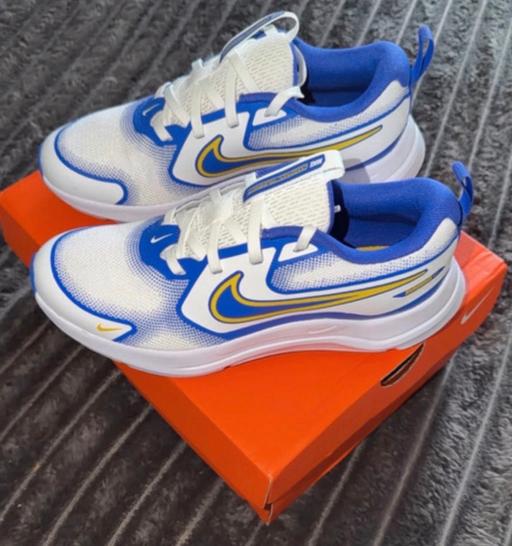 Buy & Sell Kingsway Derby - Photos for Nike Cosmic Runner