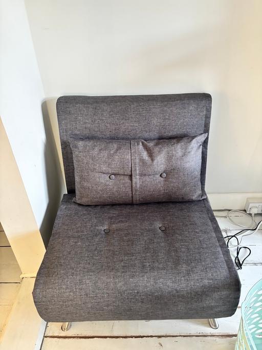 Buy & Sell Belvedere Bexley - Photos for Living room chair/Sofa bed
