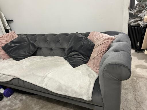 Buy & Sell Oldbury Sandwell - Photos for Charcoal grey cousins buton chesterfield sofa