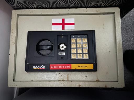 Vehicles Leamore Walsall - Photos for Blackspir safe