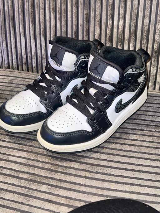 Buy & Sell Merry Hill Wolverhampton - Photos for Nike boys trainers