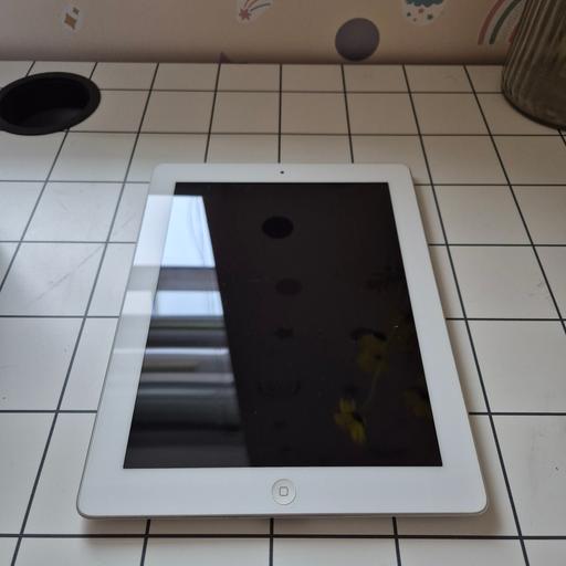 Buy & Sell Walsall Town Centre Walsall - Photos for IPad 2 Device Only - Working