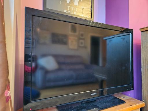 Buy & Sell Windle Saint Helens - Photos for Toshiba TV. 40 inch