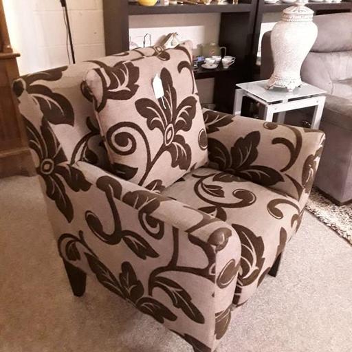 Buy & Sell Saint Pauls Trading Estate Tameside - Photos for Lovely modern brown & black DFS armchair