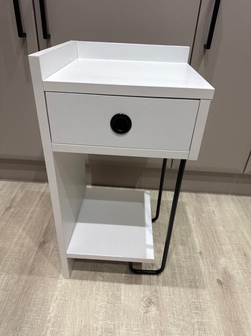 Buy & Sell Brookvale Halton - Photos for Bedside Table