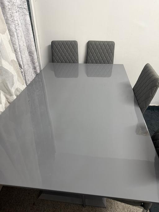 Buy & Sell Blackburn Blackburn with Darwen - Photos for Dinning table gloss finish with 4x chairs.