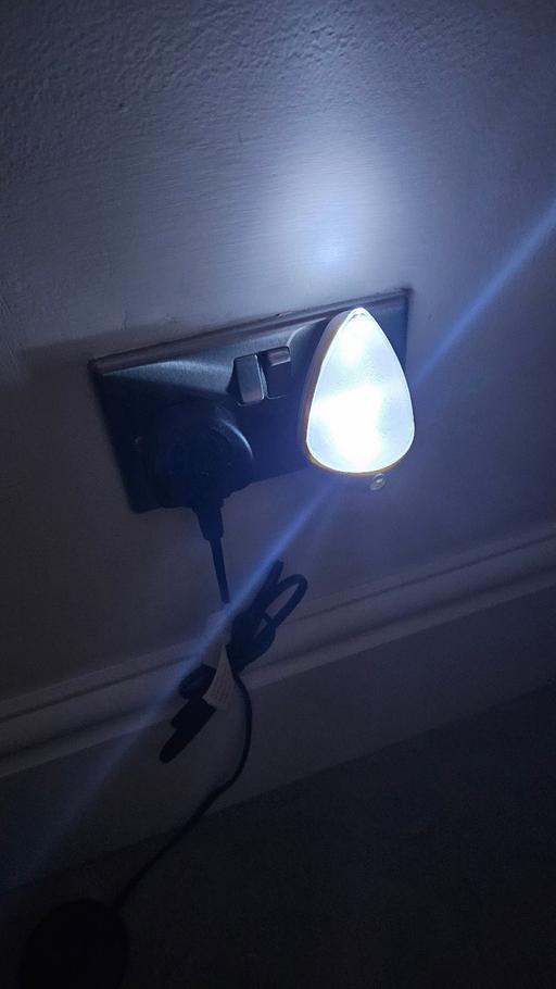 Buy & Sell Redbridge East London - Photos for Night light twin pack plug ins