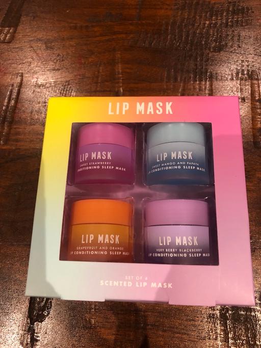 Buy & Sell Cheshunt Broxbourne - Photos for 4 X LIP MASK