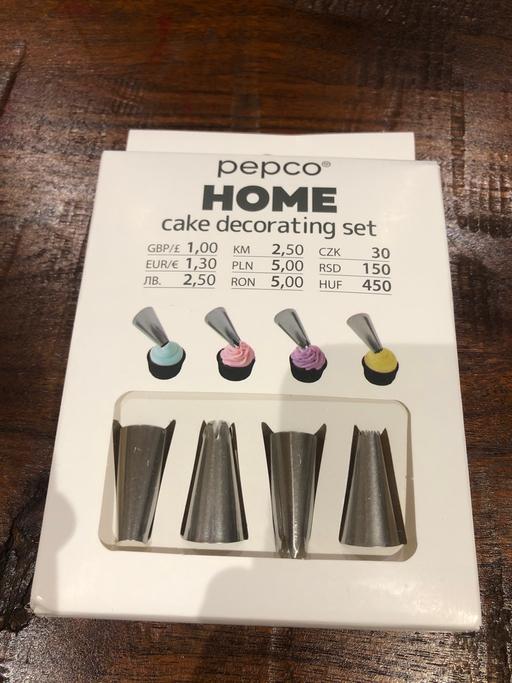 Buy & Sell Turnford Broxbourne - Photos for CAKE DECORATING SET