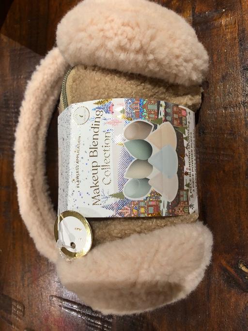 Buy & Sell Turnford Broxbourne - Photos for EAR MUFFS, BLENDING SPONGES,POWDER PUFFS,& SH