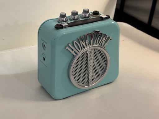 Buy & Sell Greenock Inverclyde - Photos for Danelectro Honeytone N-10 Mini Amp | GREAT!