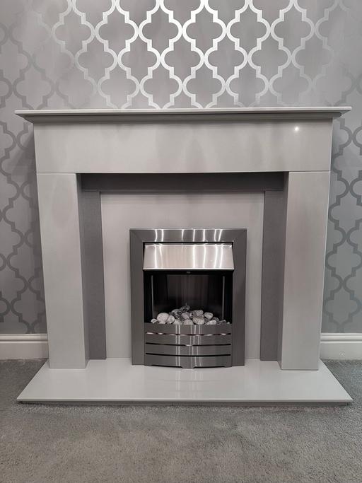 Buy & Sell Barmpton Darlington - Photos for WHITE & SPARKLY GREY MARBLE FIREPLACE