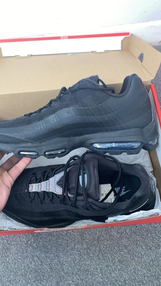 Buy & Sell Grove Park South East London - Photos for Black air max 95’s Great condition