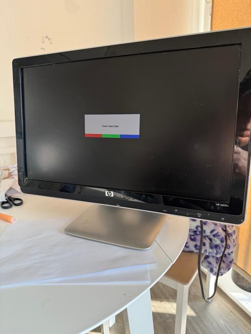 Buy & Sell Walworth South East London - Photos for HP 2009v 20” LCD Monitor – £15