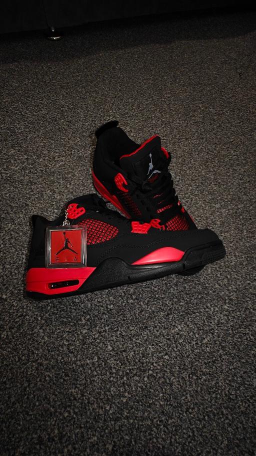 Buy & Sell Southend-on-Sea Southend-on-Sea - Photos for Jordan 4 Retro Red Thunder Size 8.5
