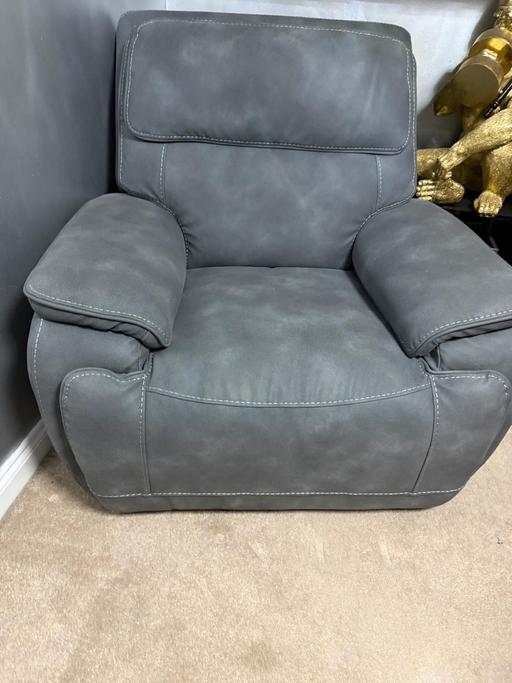 Buy & Sell Willenhall Walsall - Photos for Recliner chair and footstool