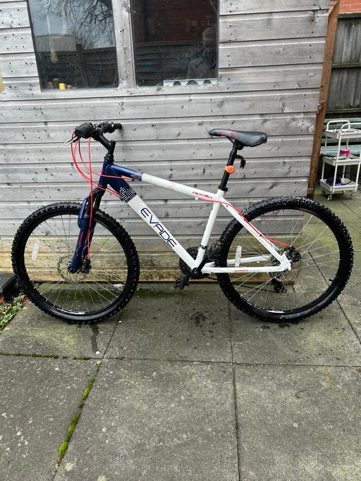 Buy & Sell Willenhall Walsall - Photos for Adult mountain bike ( APOLLO EVADE )