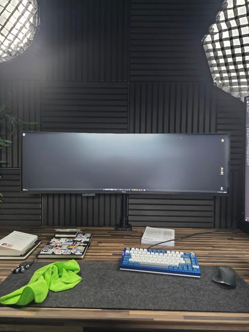 Buy & Sell Didsbury Manchester - Photos for Dell UltraSharp 49 Curved USB-C Hub Monitor -