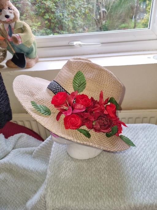 Buy & Sell Biggleswade Central Bedfordshire - Photos for ladies hat