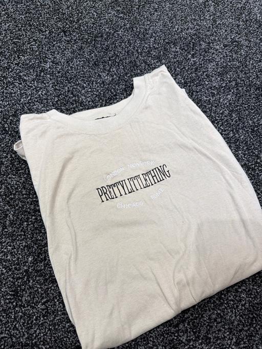 Buy & Sell Blackburn Blackburn with Darwen - Photos for Pretty little thing beige t-shirt
