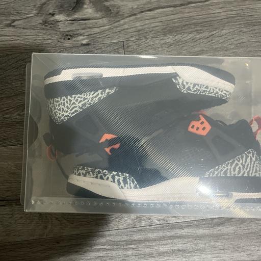 Buy & Sell East Wickham South East London - Photos for Black and orange Jordan 3’s