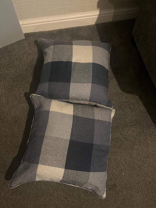 Buy & Sell Conisbrough Doncaster - Photos for Large blue and grey check cushions