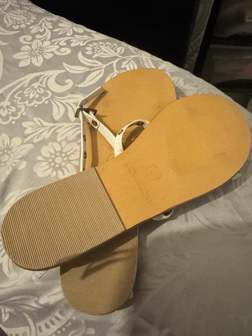 Buy & Sell Coxbench Amber Valley - Photos for Fire trap Sandles white