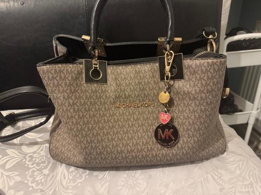 Buy & Sell Horsley Amber Valley - Photos for Micheal kors bags
