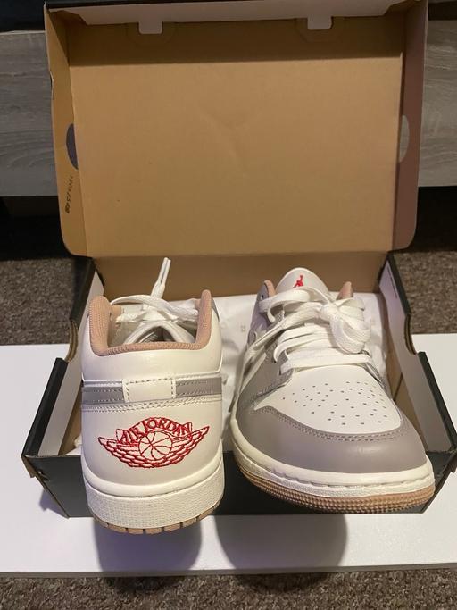 Buy & Sell Gatehouse Industrial Area Buckinghamshire - Photos for Air Jordan 1 low Sail/Fire red-college grey