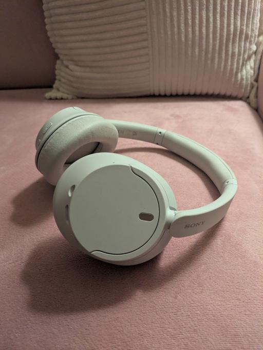 Buy & Sell Charlton South East London - Photos for Sony Noise Cancelling Headphones