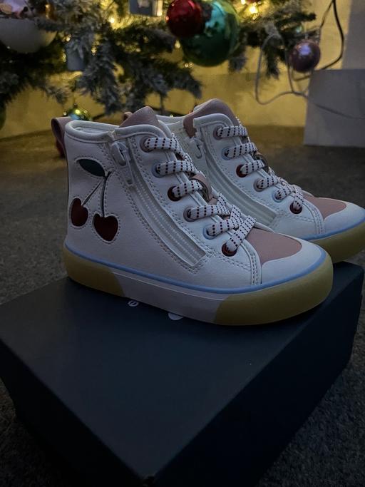 Buy & Sell Upper Holloway North London - Photos for Kids trainers