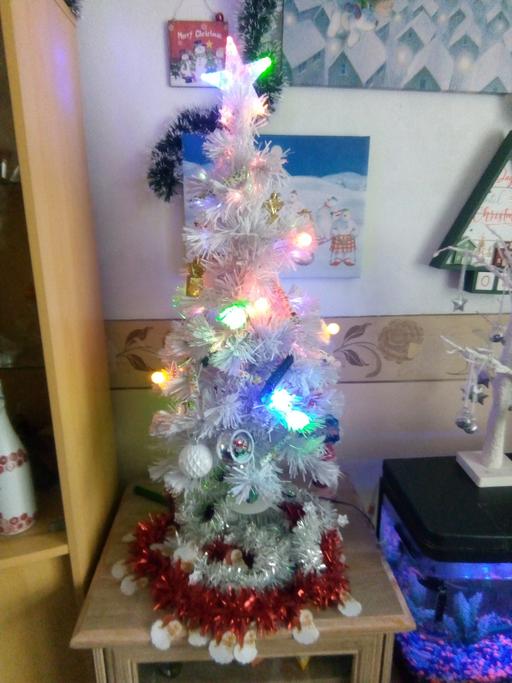 Buy & Sell Yew Tree Estate Sandwell - Photos for 3ft White Christmas Tree with accessories