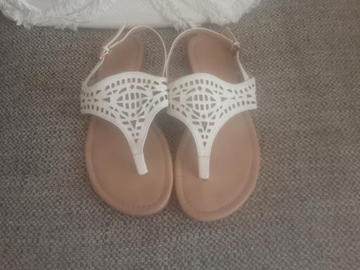 Buy & Sell Bolton-Upon-Dearne Barnsley - Photos for Ladies size 5 flat sandals