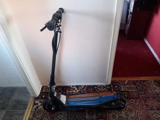 Buy & Sell Bexleyheath Bexley - Photos for 8-12 year old electric scooter.