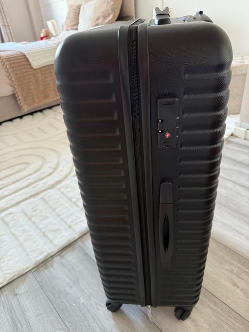 Buy & Sell Battersea South West London - Photos for Suitcase