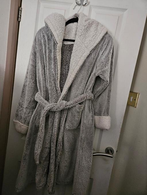 Buy & Sell Moorgreen Industrial Park Broxtowe - Photos for Grey & White Hood dressing gown
