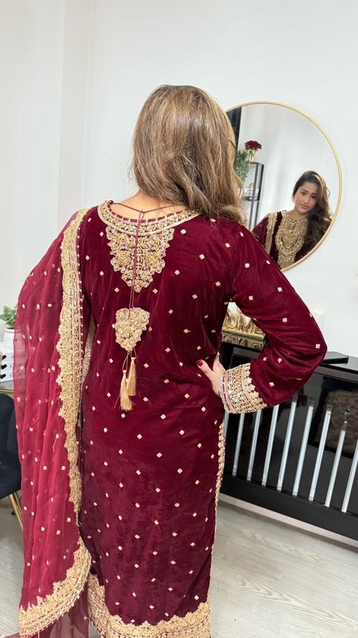 Buy & Sell Barking Barking and Dagenham - Photos for 3 piece velvet fancy suit