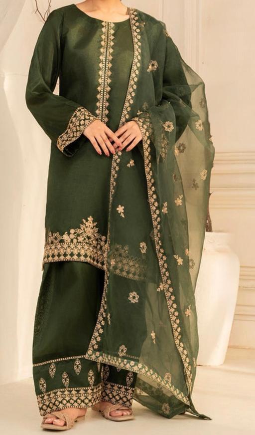 Buy & Sell Barking Barking and Dagenham - Photos for 3 piece fancy suit with farshi shalwar