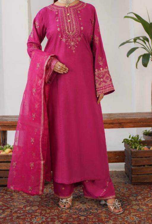 Buy & Sell Barking Barking and Dagenham - Photos for 3 piece fancy suit