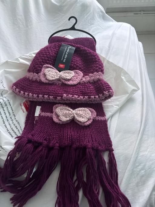 Buy & Sell Wombwell Barnsley - Photos for New Hat and scalf set from cotton trades