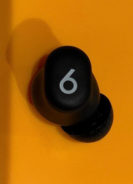 Buy & Sell Highbury North London - Photos for Beats Studio (A2512) right earbud Black