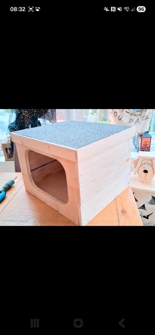 Buy & Sell Rowley Village Sandwell - Photos for pet house / feeding station