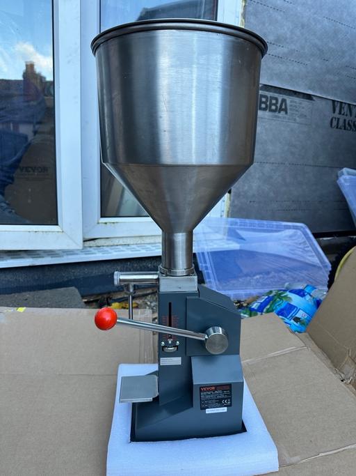 Buy & Sell Sheffield Sheffield - Photos for VEVOR Manual Paste Liquid Filling Machine