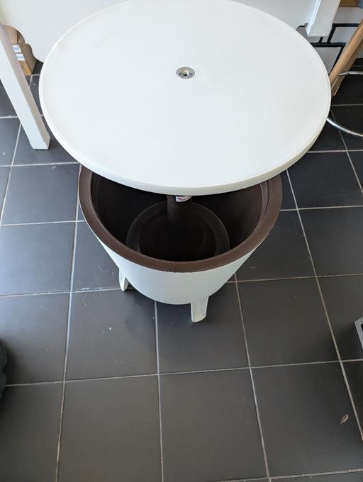 Buy & Sell Upper Gornal Dudley - Photos for ice box drinks table