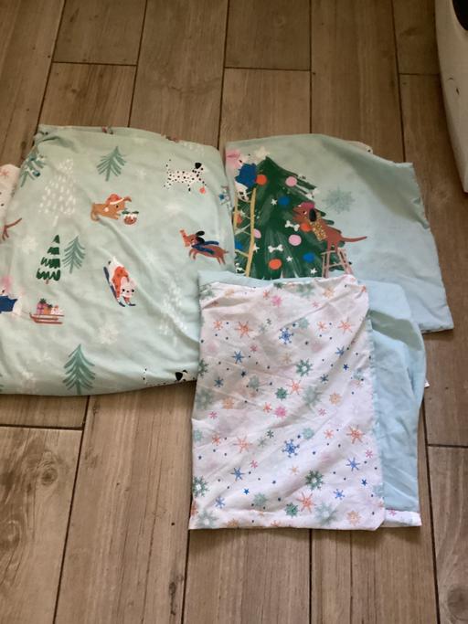 Buy & Sell Southdene Knowsley - Photos for Xmas reversible bedding double