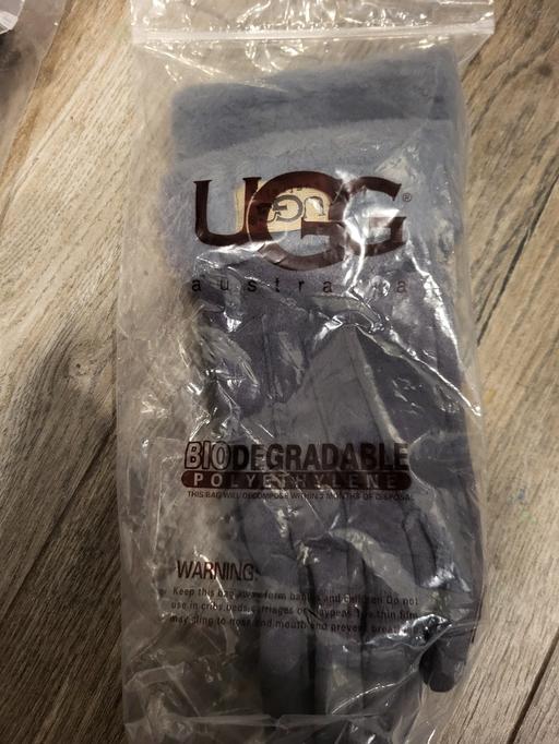 Buy & Sell Netherton Kirklees - Photos for ugg gloves women's navy grey