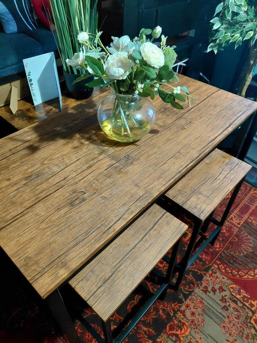 Buy & Sell Southborough South East London - Photos for Brand new Table and 2 stools.