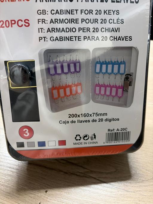 Buy & Sell Duckmanton Chesterfield - Photos for Key cabinet